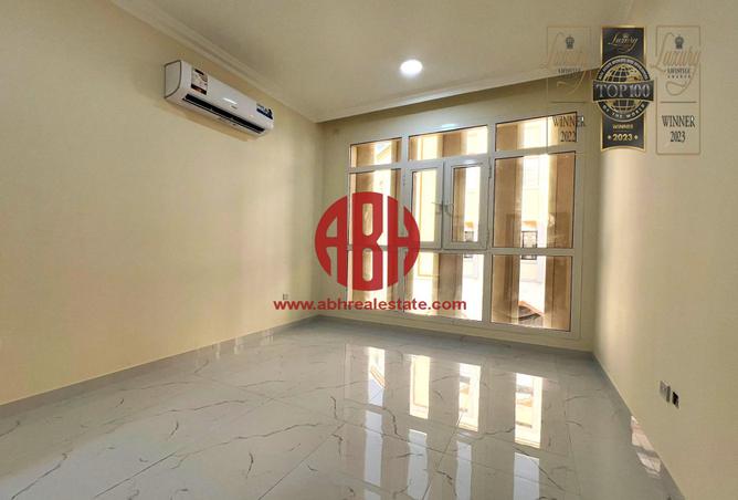 Apartment - 3 Bedrooms - 3 Bathrooms for rent in Al Tabari Street - Fereej Bin Omran - Doha