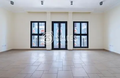 Apartment - 2 Bedrooms - 3 Bathrooms for rent in Carnaval - Qanat Quartier - The Pearl Island - Doha