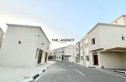 Compound - 6 Bedrooms - 7 Bathrooms for rent in Al Markhiya - Doha