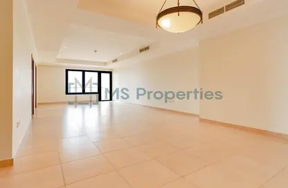 Apartment - 2 Bedrooms - 3 Bathrooms for sale in West Porto Drive - Porto Arabia - The Pearl Island - Doha