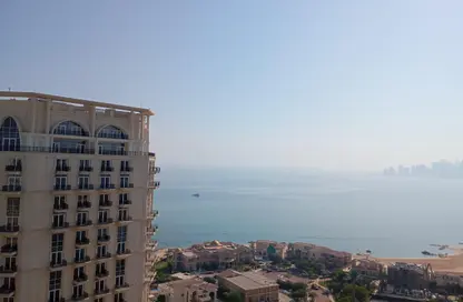 Penthouse - 2 Bedrooms - 3 Bathrooms for rent in Viva West - Viva Bahriyah - The Pearl Island - Doha