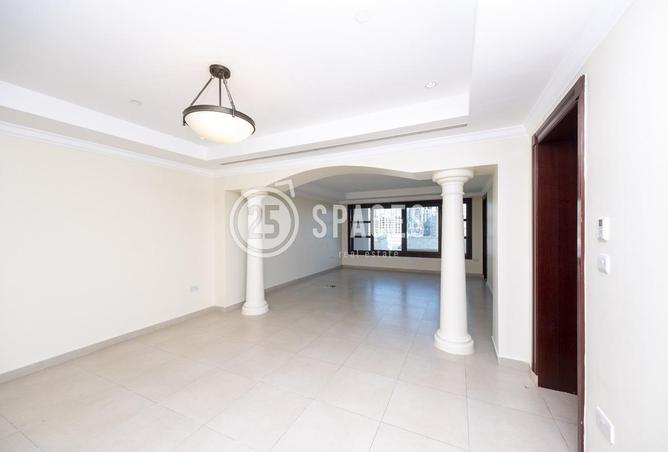 Townhouse - 2 Bedrooms - 2 Bathrooms for sale in East Porto Drive - Porto Arabia - The Pearl Island - Doha