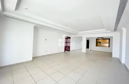 Apartment - 1 Bedroom - 2 Bathrooms for rent in Tower 24 - Porto Arabia - The Pearl Island - Doha