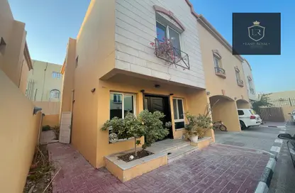 Compound - 3 Bedrooms - 4 Bathrooms for rent in Izghawa - Izghawa - Doha