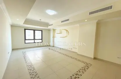 Apartment - 1 Bedroom - 2 Bathrooms for rent in West Porto Drive - Porto Arabia - The Pearl Island - Doha