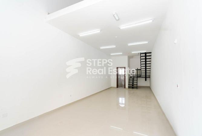 Shop - Studio - 1 Bathroom for rent in Zekreet Street - Al Kharaitiyat - Umm Salal Mohammed