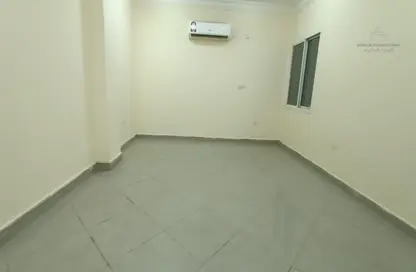 Apartment - 2 Bedrooms - 2 Bathrooms for rent in Al Muntazah - Doha