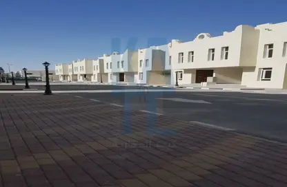 فيلا - 4 غرف نوم - 4 حمامات للايجار في عين خالد - عين خالد - الدوحة