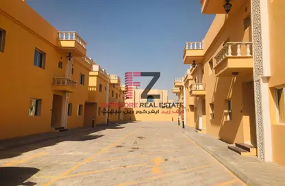 Villa - 6 Bedrooms - 4 Bathrooms for rent in Umm Al Seneem Street - Ain Khaled - Doha