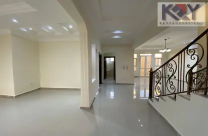 Villa - 4 Bedrooms - 4 Bathrooms for rent in Al Dana st - Muraikh - AlMuraikh - Doha