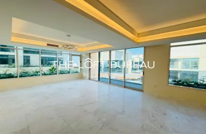 Duplex - 4 Bedrooms - 5 Bathrooms for sale in Gewan Island - The Pearl Island - Doha