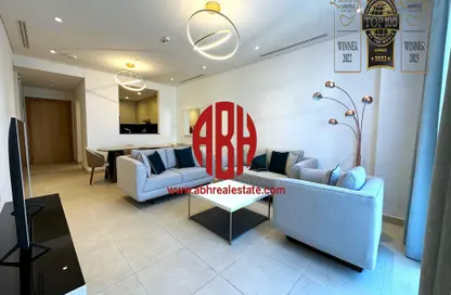 Apartment - 2 Bedrooms - 3 Bathrooms for rent in The Garden - Floresta Gardens - The Pearl Island - Doha