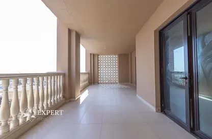 Apartment - 1 Bedroom - 2 Bathrooms for rent in East Porto Drive - Porto Arabia - The Pearl Island - Doha