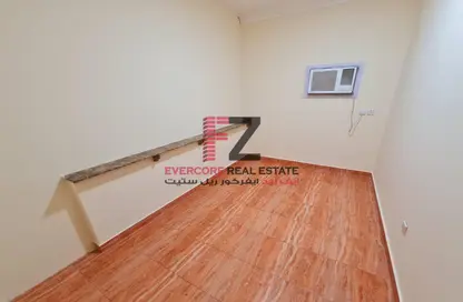 Empty Room image for: Apartment - 2 Bedrooms - 2 Bathrooms for rent in Fereej Abdul Aziz - Fereej Abdul Aziz - Doha, Image 1