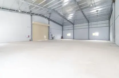 Warehouse - Studio - 2 Bathrooms for rent in East Industrial Street - Birkat Al Awamer - Al Wakra