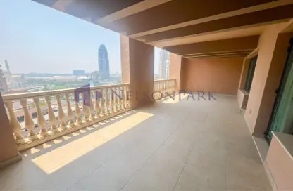 Apartment - 2 Bedrooms - 3 Bathrooms for sale in East Porto Drive - Porto Arabia - The Pearl Island - Doha