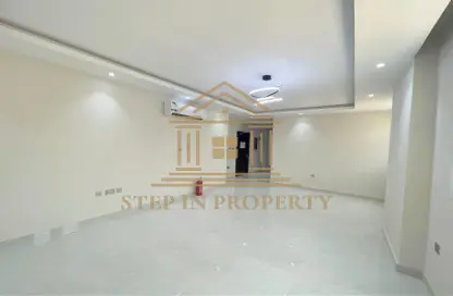 Apartment - 2 Bedrooms - 2 Bathrooms for rent in Ibn Al Haitam Street - Fereej Abdul Aziz - Doha