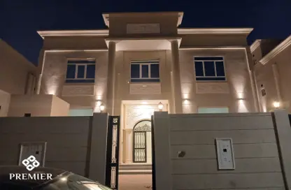 Villa - 5 Bedrooms - 4 Bathrooms for rent in Al Duhail - Al Duhail - Doha