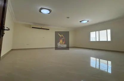 Apartment - 3 Bedrooms - 2 Bathrooms for rent in Bin Omran - Fereej Bin Omran - Doha