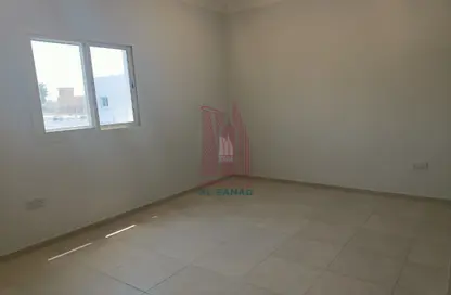 Villa - 4 Bedrooms - 6 Bathrooms for rent in Ain Khaled - Ain Khaled - Doha