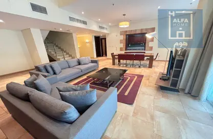 Apartment - 4 Bedrooms - 5 Bathrooms for rent in Fereej Bin Mahmoud South - Fereej Bin Mahmoud - Doha