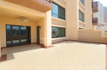 Apartment - 2 Bedrooms - 2 Bathrooms for rent in East Porto Drive - Porto Arabia - The Pearl Island - Doha