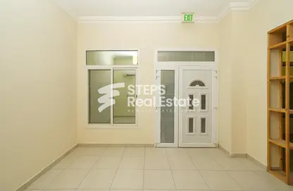 Villa - 6 Bedrooms - 5 Bathrooms for rent in Al Kheesa - Al Kheesa - Umm Salal Mohammed