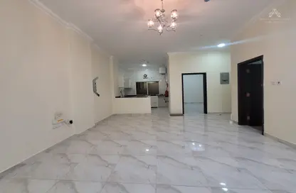 Apartment - 2 Bedrooms - 2 Bathrooms for rent in Al Muntazah Street - Al Muntazah - Doha