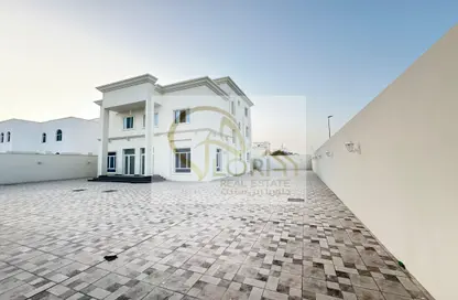 Villa - 6 Bedrooms for sale in Onaiza Street - Diplomatic Area - Doha