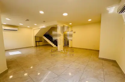 Villa - 5 Bedrooms - 4 Bathrooms for rent in Bu Hamour Street - Abu Hamour - Doha