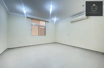 Apartment - 2 Bedrooms - 2 Bathrooms for rent in Izghawa - Izghawa - Doha