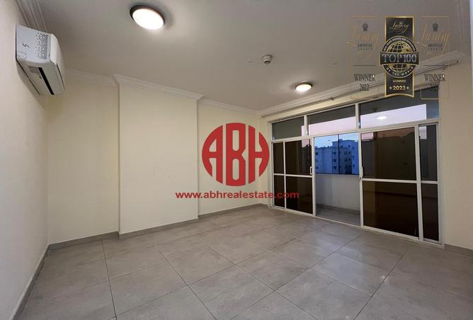 Apartment - 3 Bedrooms - 3 Bathrooms for rent in Al Rayyan Commercial Plaza - Al Sadd - Doha