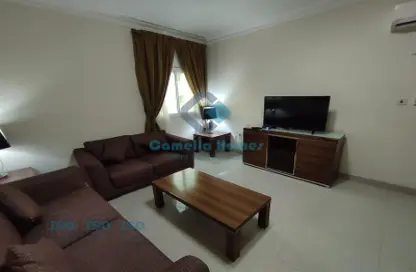 Apartment - 2 Bedrooms - 2 Bathrooms for rent in Umm Ghwailina Comm - Umm Ghuwalina - Umm Ghuwailina - Doha