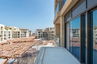 Apartment - 4 Bedrooms - 5 Bathrooms for rent in Gewan Island - The Pearl Island - Doha