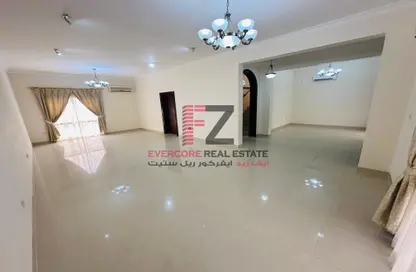 Compound - 4 Bedrooms - 4 Bathrooms for rent in Old Airport Road - Old Airport Road - Doha