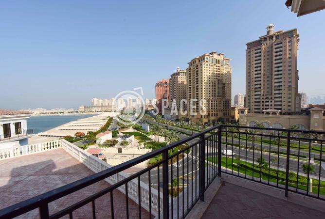 Duplex - 5 Bedrooms - 6 Bathrooms for rent in Carnaval - Qanat Quartier - The Pearl Island - Doha