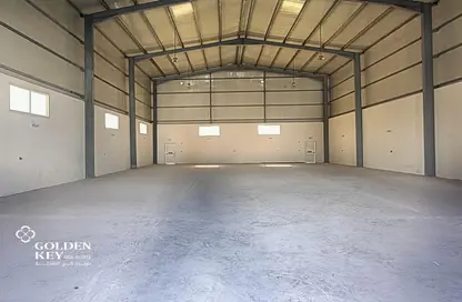 Warehouse - Studio - 2 Bathrooms for rent in East Industrial Street - Birkat Al Awamer - Al Wakra