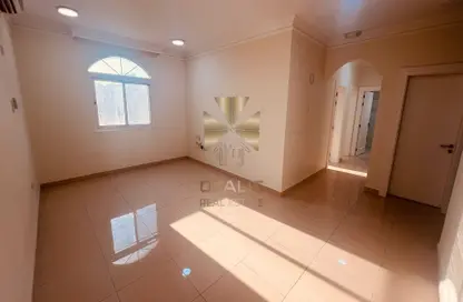 Apartment - 2 Bedrooms - 2 Bathrooms for rent in Al Nasr Street - Al Nasr - Doha