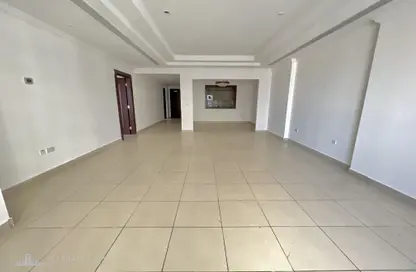 Apartment - 1 Bedroom - 2 Bathrooms for rent in West Porto Drive - Porto Arabia - The Pearl Island - Doha