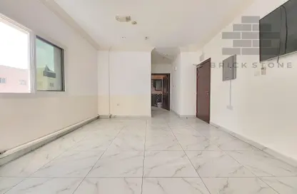 Apartment - 3 Bedrooms - 3 Bathrooms for rent in Al Mansoura - Al Mansoura - Doha