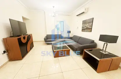 Apartment - 2 Bedrooms - 3 Bathrooms for rent in Musheireb - Musheireb - Doha