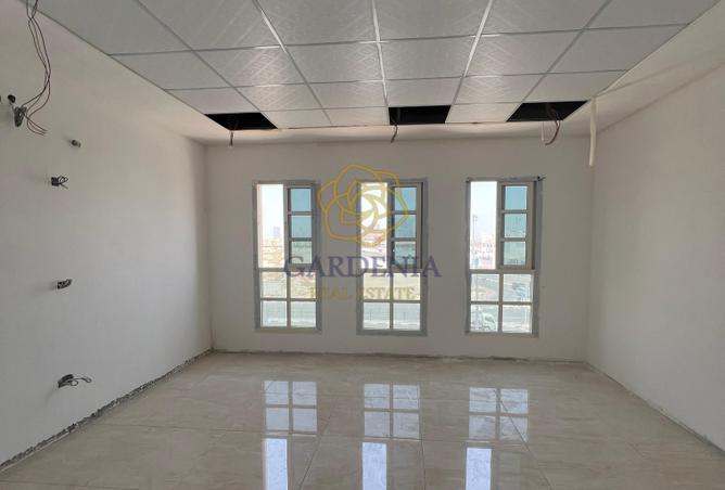 Office Space - Studio - 1 Bathroom for rent in Madinat Khalifa - Doha