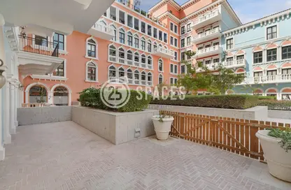 Apartment - 1 Bedroom - 2 Bathrooms for rent in Carnaval - Qanat Quartier - The Pearl Island - Doha