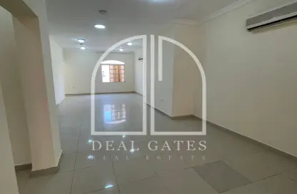 Villa - 4 Bedrooms - 4 Bathrooms for rent in Umm Salal Ali - Umm Salal Ali - Doha