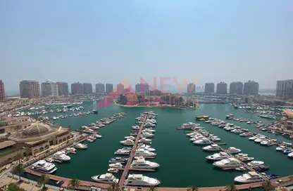 Apartment - 2 Bedrooms - 3 Bathrooms for rent in Tower 13 - Porto Arabia - The Pearl Island - Doha