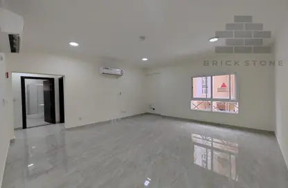 Apartment - 2 Bedrooms - 2 Bathrooms for rent in Al Muntazah Street - Al Muntazah - Doha