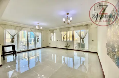 Apartment - 2 Bedrooms - 2 Bathrooms for rent in Corniche Road - Corniche Road - Doha