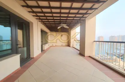 Apartment - 2 Bedrooms - 3 Bathrooms for rent in East Porto Drive - Porto Arabia - The Pearl Island - Doha