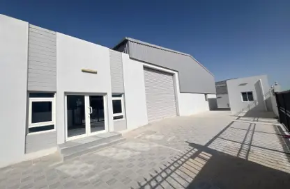 Warehouse - Studio - 4 Bathrooms for rent in Birkat Al Awamer - Al Wakra