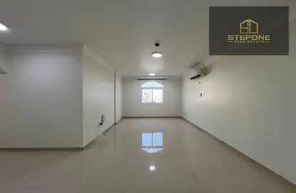 Apartment - 2 Bedrooms - 2 Bathrooms for rent in Al Nasr Street - Al Nasr - Doha